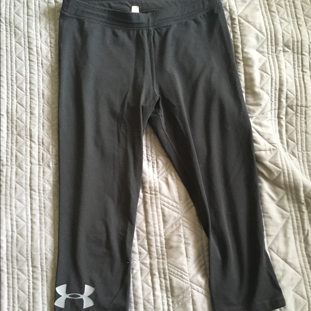 Under Armor cropped leggings